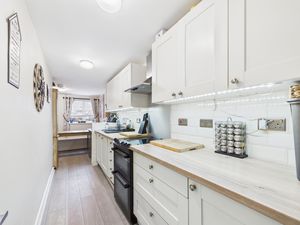 Kitchen/Diner- click for photo gallery